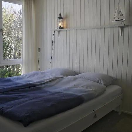 Holiday home De Kastanje